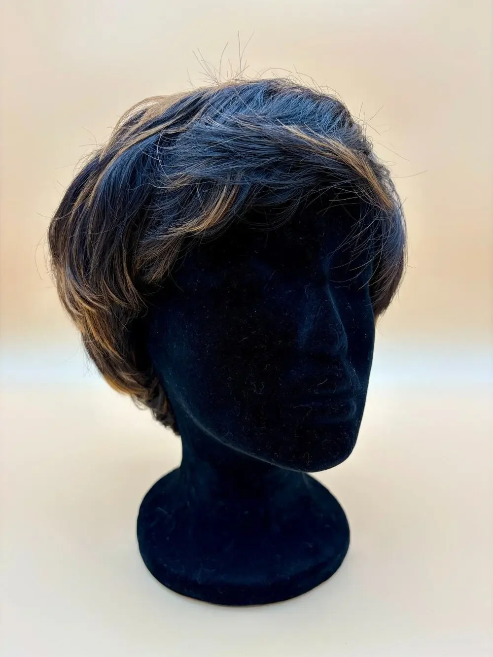 Short Brown Wig Womens Layered Pixie Bob Blonde Highlights Cosplay Costume